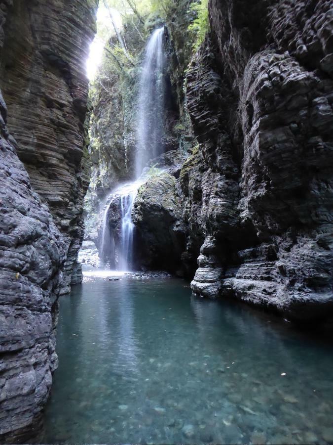 蓬特雷莫利Il Poggio Di Traverde住宿加早餐旅馆 外观 照片